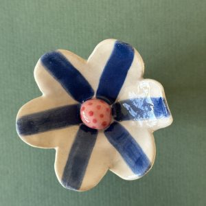 Bienentränke Streifen blaue Streifen, rosa Mitte rot gepunktet