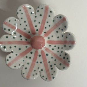 Grosse Bienentränke grün gepunktet