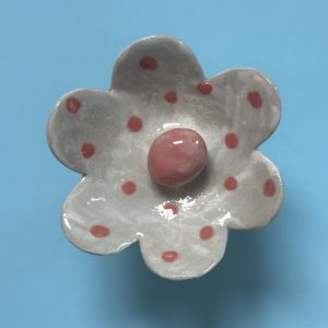 Bienentränke apricot gepunktet, rosa Mitte